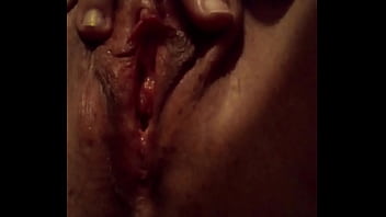 Esperando que una verga se la coja bien duro