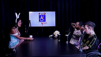 Faz a putaria de verdade gosta do saco grande do pau pra sentir batendo na buceta colocou o plug no cu e o 69 tifany rocha swing cast watch sheer red