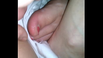 Cum on my girls toes 2