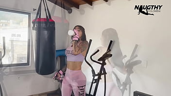 I take pictures in the gym and end up masturbating