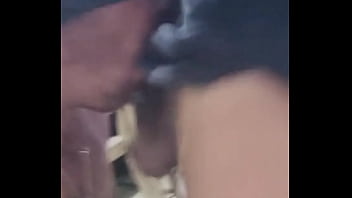 O cara fudendo minha boca como se fosse um cu