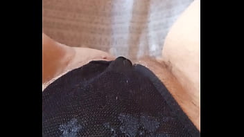 Gretala incinta e col perizoma trasparente