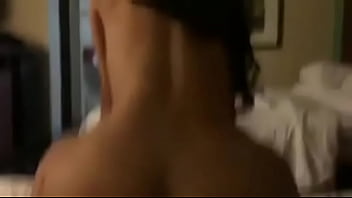 Gata sentando gostoso no leo abujamra