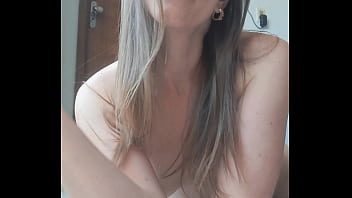 Solo girl masturbation to orgasm