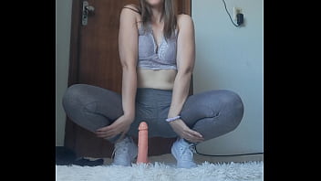 Solo girl masturbation to orgasm