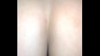 Se sube sobre mi chimbo y los dos gozamos ese rico movimiento