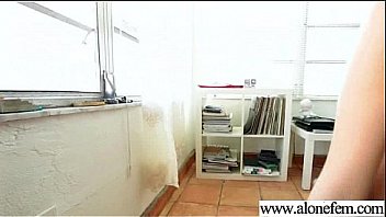 Freak girl love masturbate whit things vid 03