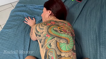 Chamou o vizinho pra arrumar o computador e pagou com a buceta