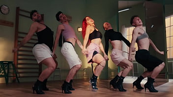 Tú gata quiere maki