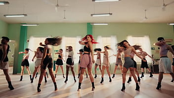 Tú gata quiere maki