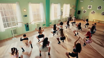 Tú gata quiere maki