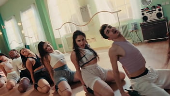 Tú gata quiere maki