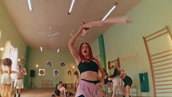 Tú gata quiere maki