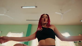 Tú gata quiere maki