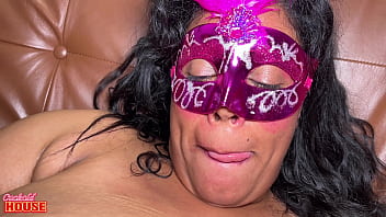 Morena plus size traindo o marido corno com homens pauzudos de verdade