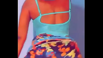 Tu va aimer me voir montrer mon jolie cul