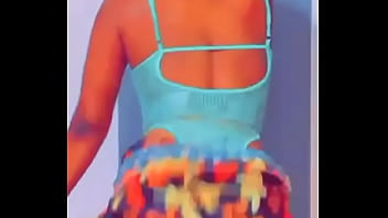 Tu va aimer me voir montrer mon jolie cul