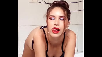 Novinha sensual de quatro