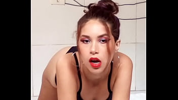 Novinha sensual de quatro