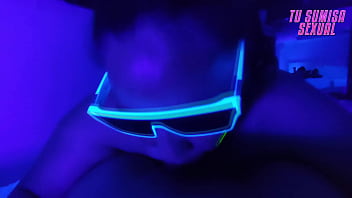 Mamada garganta profunda cuarto neon soy la hijastra mas sumisa