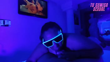 Mamada garganta profunda cuarto neon soy la hijastra mas sumisa