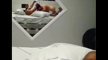 No motel vizinha adora cair de boca no negão