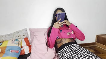 Contei tudo pra minha mãe meu irmãosafado comeu eu e minha amiga enquanto não tinha ninguém em casa a foda foi tão gostosa que gozei varias vezes naquela rola delicia