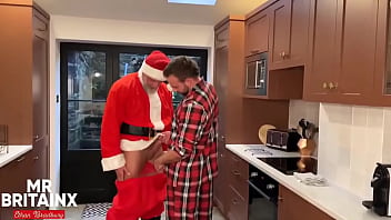 When i got caught sucking santa clause me and joinersamanthax were getting all cosy and festive watching xmas mov