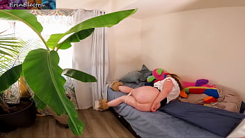 Stepmom uses her butthole to teach sex