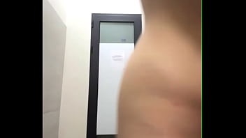 Crazy masturbating in the gym
