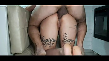 Novinha dos olhos lindos adoro uma foda com uma novinha