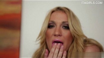 Wet girl extreme anal sex