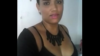 Corno saiu com os amigos e deixou a esposa safada em casa puta gostosa