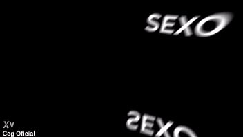 Cassi tomando do amigo