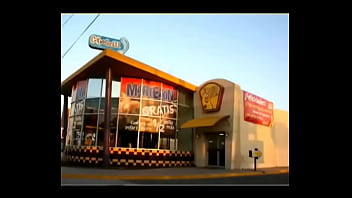 Video del hombre del pollo yon descuidos le ve el pezo