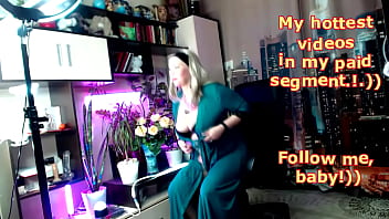 Mature webcam slut aimee and her hot performances with anal plugs