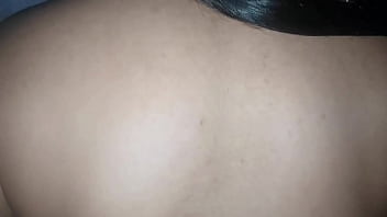 Mi vagina apretando su pene mientras él me lleva al cielo