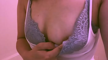 クリトリスいじってたら潮吹き沢山しました