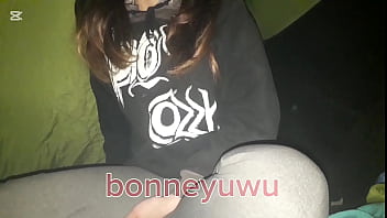 Bonneyuwu mochilera acampando