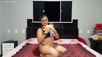 Deixei de brincar com boneca agora so brinco com piroca quer ver o que eu sei fazer