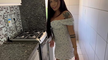 Comi a empregada que minha esposa contratou Comi a empregada que minha esposa contratou