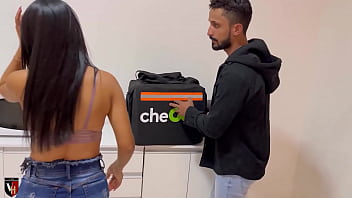 Pagou a pizza com sexo Pagou a pizza com sexo