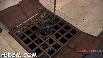 Spicy girl fingerfucking her snatch