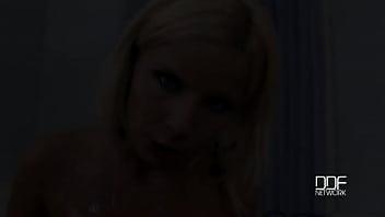 Throating his thick lizard