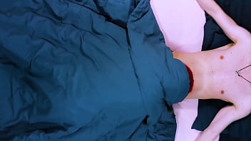 Ella me despierta con una increíble mamada