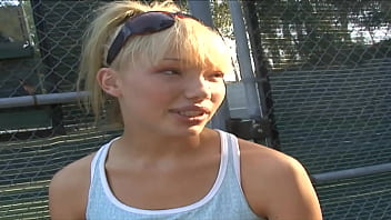 Maya hills hunts for lesbians like rachel starr