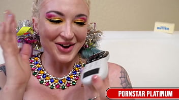 Heavy titted blonde leya falcon in pussy popcorn