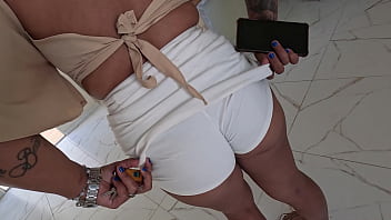 Cuspe e toma no foda anal em público na prai