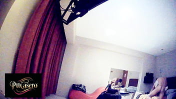 En el telo para fornicarla