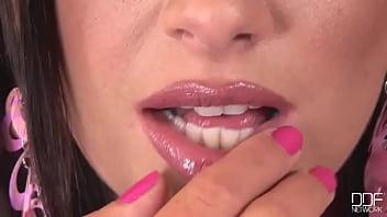 Splendid stripteaser